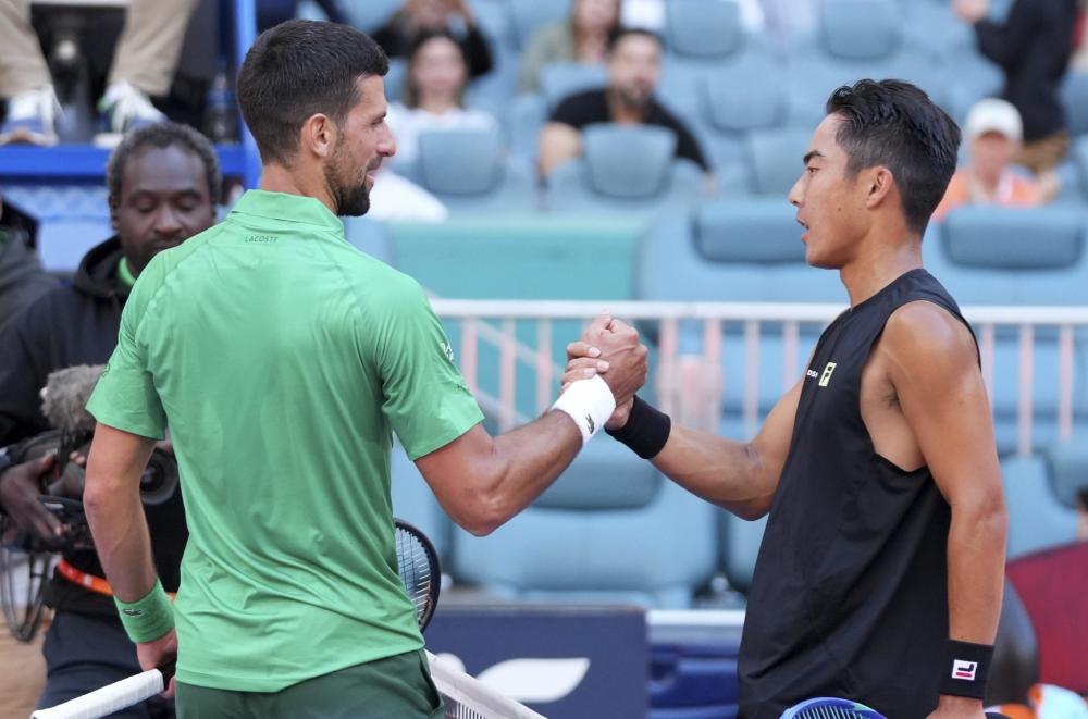 主优化词：塞维利亚客场几百强敌，表现出色